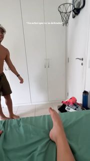 Julia Soares feet photo 10