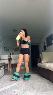 Julia Soares feet photo 6