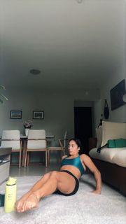 Julia Soares feet photo 5