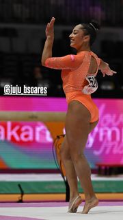 Julia Soares feet photo 16
