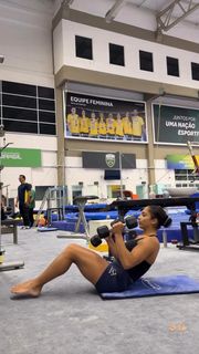 Julia Soares feet photo 1