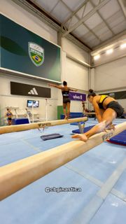 Julia Soares feet photo 13