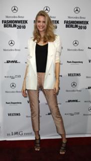 Julia Stegner feet photo 1