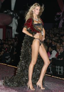 Julia Stegner feet photo 14