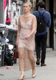 Julia Stiles feet photo thumbnail
