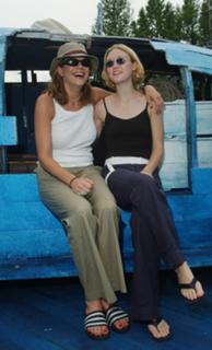 Julia Stiles feet photo thumbnail