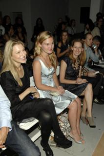 Julia Stiles feet photo thumbnail