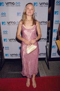 Julia Stiles feet photo thumbnail