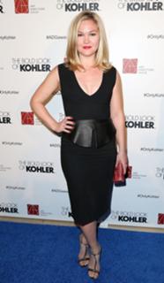 Julia Stiles feet photo thumbnail