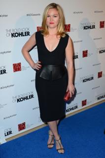Julia Stiles feet photo thumbnail