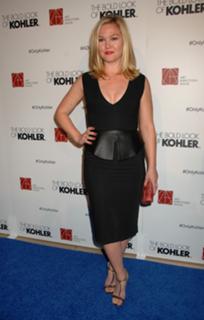 Julia Stiles feet photo thumbnail