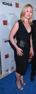 Julia Stiles feet photo thumbnail