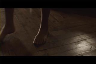 Julia Stiles feet photo thumbnail