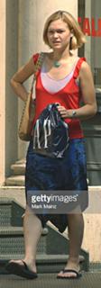 Julia Stiles feet photo thumbnail