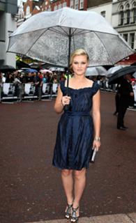 Julia Stiles feet photo thumbnail