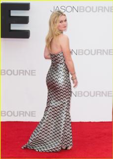 Julia Stiles feet photo thumbnail