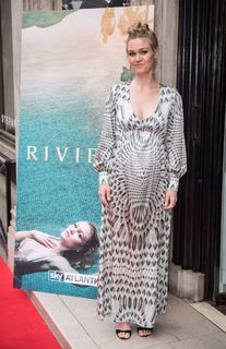 Julia Stiles feet photo thumbnail