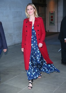 Julia Stiles feet photo thumbnail