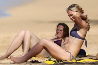 Julia Stiles feet photo thumbnail