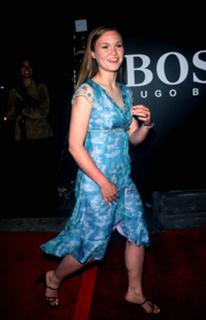 Julia Stiles feet photo thumbnail