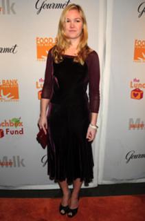 Julia Stiles feet photo thumbnail