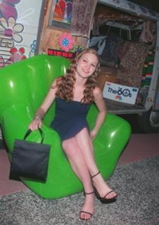 Julia Stiles feet photo thumbnail