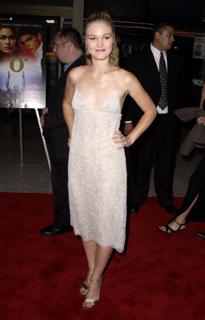 Julia Stiles feet photo thumbnail
