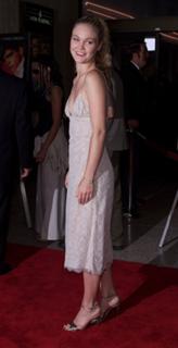 Julia Stiles feet photo thumbnail