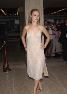 Julia Stiles feet photo thumbnail