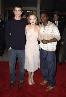 Julia Stiles feet photo thumbnail