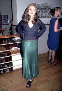Julia Stiles feet photo thumbnail