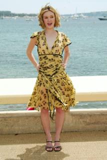 Julia Stiles feet photo thumbnail