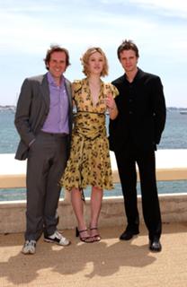 Julia Stiles feet photo thumbnail