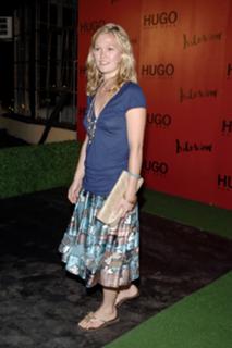 Julia Stiles feet photo thumbnail