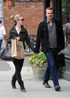 Julia Stiles feet photo thumbnail