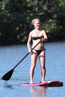 Julia Stiles feet photo thumbnail