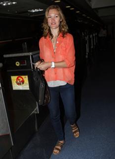 Julia Stiles feet photo thumbnail