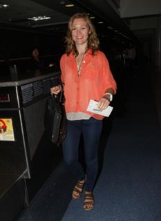 Julia Stiles feet photo thumbnail
