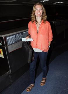 Julia Stiles feet photo thumbnail