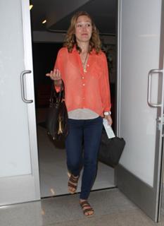 Julia Stiles feet photo thumbnail