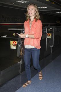 Julia Stiles feet photo thumbnail
