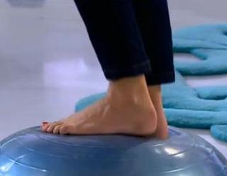 Julia Vignali feet photo 14