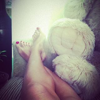 Julia Volkova feet photo thumbnail
