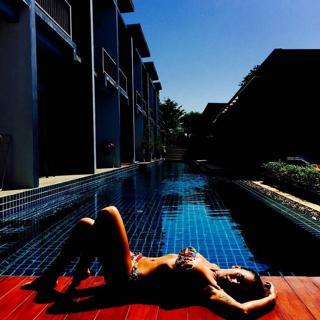 Julia Volkova feet photo thumbnail