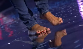 Julia Volkova feet photo thumbnail