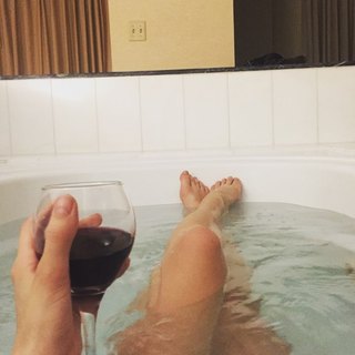 Julia Voth feet photo 8