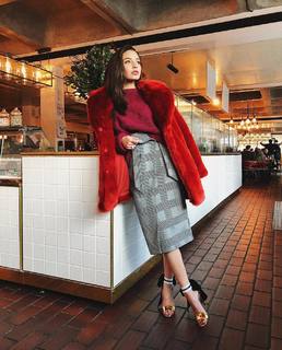 Julia Wieniawa-Narkiewicz feet photo thumbnail