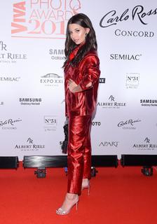 Julia Wieniawa-Narkiewicz feet photo thumbnail