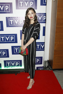 Julia Wieniawa-Narkiewicz feet photo thumbnail