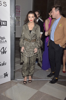 Julia Wieniawa-Narkiewicz feet photo thumbnail